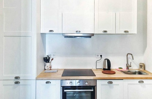 Omis Apartment | The Beach House Croatia | Apartment with Private access to the beach in Pisak
