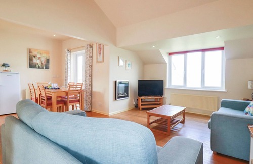 Lusty Glaze Cottage | THE BEACH HOUSE, family friendly, country holiday cottage in Porth