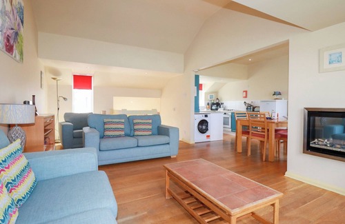Lusty Glaze Cottage | THE BEACH HOUSE, family friendly, country holiday cottage in Porth