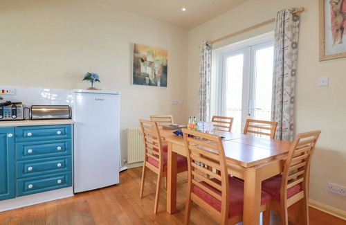 Lusty Glaze Cottage | THE BEACH HOUSE, family friendly, country holiday cottage in Porth