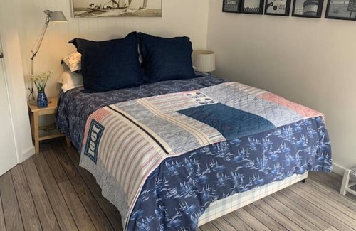 Cowes Ski Chalet | The Beach House