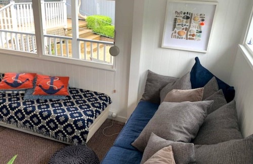 Cowes Ski Chalet | The Beach House