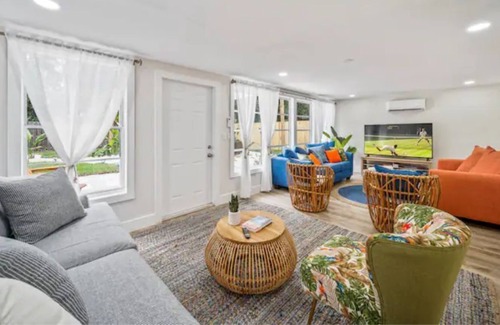 Vero Beach House | The Beach Retreat, Chic 3Bdrm Home, Jacuzzi Hottub