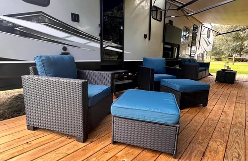 Venus House | The Bear Retreat at Venus