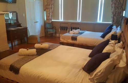 Geeveston House | The Bears Went Over the Mountain