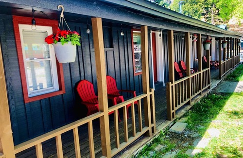 Red River Cabin | The Beautiful Pioneer Lodge 1