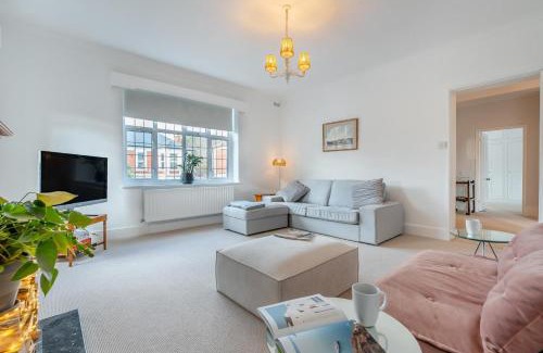 Eastbourne Seafront Apartment | The Beech