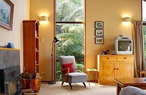 Omori House | The Beeches - Pukawa Bay Holiday Home