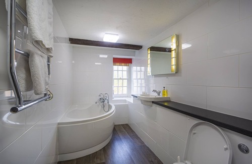 Folksworth Hotel | The Bell Inn Hotel, Stilton, Cambridgeshire