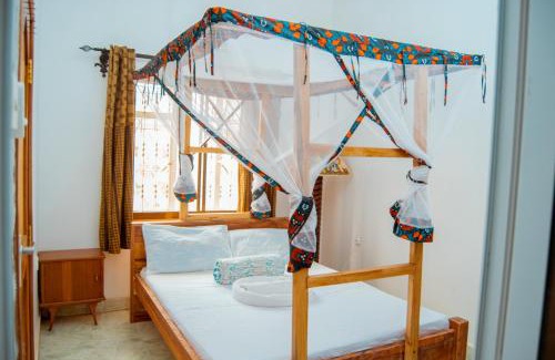 Moshi Bed & Breakfast | The Belle View Inn Bed & Breakfast