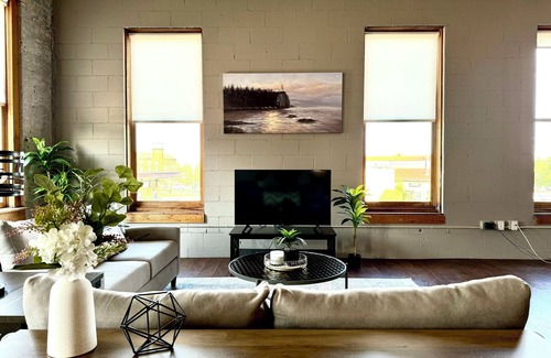 Canal Park Apartment | The Bellevue in Canal Park, NEW- Charming loft in the heart of Canal Park