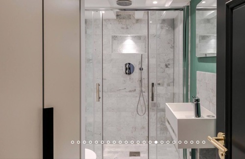 Pembridge Apartment | The Bengal Tiger: 2bd apt rich with character