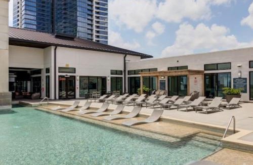 Greenway Plaza-Upper Kirby Apartment | The Bentler #1