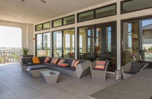 Greenway Plaza-Upper Kirby Apartment | The Bentler #1