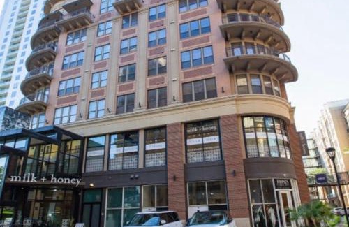 Greenway Plaza-Upper Kirby Apartment | The Bentler #1