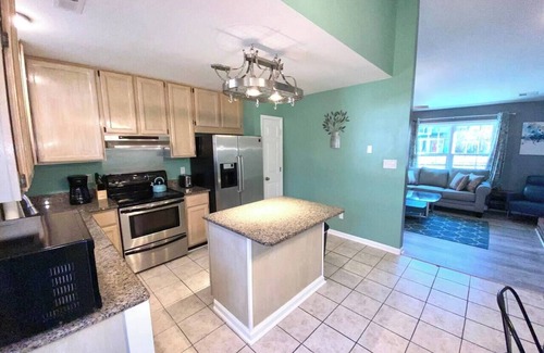 Jacksonville House | The Best Getaway Friends & Family Hangout!