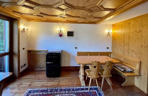 Cortina d'Ampezzo Historic Centre Apartment | The Best Location. Walking Distance From Everything. Elegant and Comfortable
