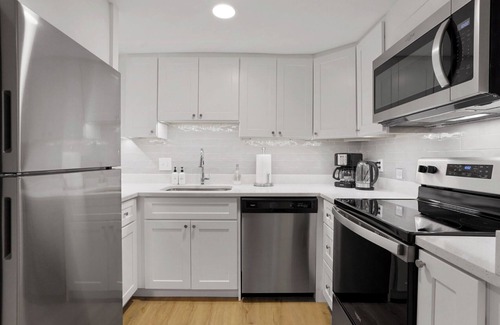 Cardozo Apartment | The Best of Dupont with Parking and Outdoor Space