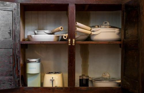 Buckman Neighborhood House | The Betty - A 1920s Vintage Bungalow