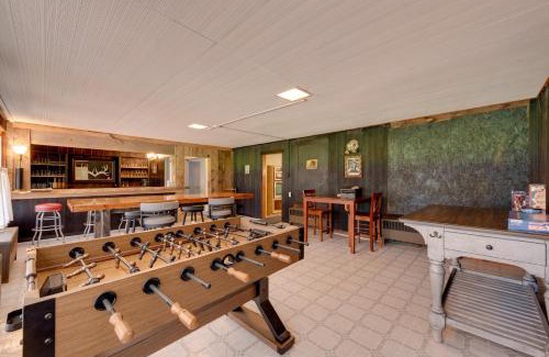 Hillsgrove House | The Big House at Elk Creek Escape with Game Room