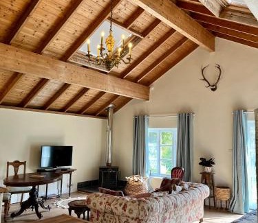 Llanvair Kilgeddin Apartment | The Billiard Room - Cosy Country Retreat