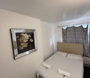 Horley House | The Birchwood Lodge