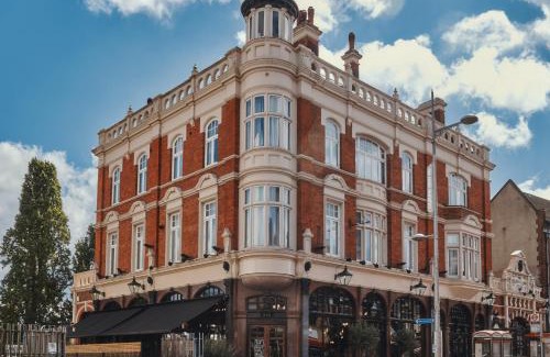 Kilburn Hotel | The Black Lion Pub & Boutique Guesthouse