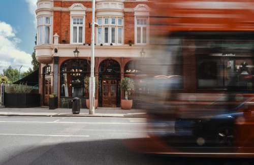 Kilburn Hotel | The Black Lion Pub & Boutique Guesthouse