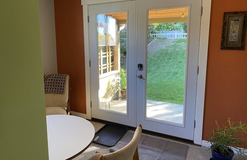 Mount Olympus Apartment | The Bloom Room Suite, with great mountain access
