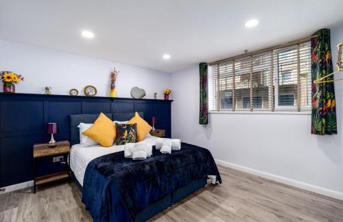 Plymouth Apartment | The Blue Barbican Flat- spacious, stylish, in a perfect location and accessible