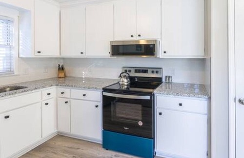 Durham House | The Blue Fox - Exquisite 4BR House in N. Durham