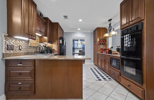 Gulf Hills House | The Blue Heron - close to beach & downtown Ocean Springs! Hot tub, kayaks, dock