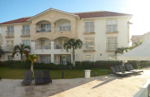 Dominicus Apartment | The blue lagoon of the Caribbean Sea. Velero 205.Cadaques Caribe