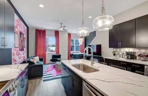 Katie Hill Neighborhood House | The Bluebird x Scarlett