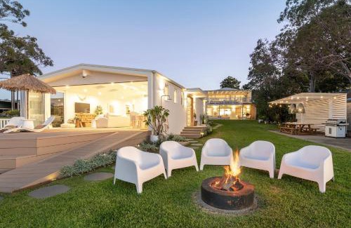Bonnells Bay Apartment | The Boathouse