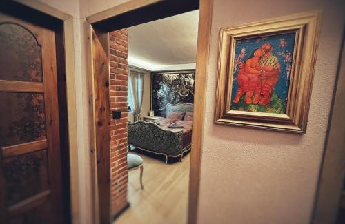 Veliko Tarnovo Apartment | Тhe Bohemian Lodge-entire house with sauna