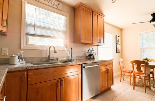 Concord Apartment | The Bonifacio Retreat | Entire One Bedroom Apartment | King Bed