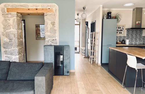 Saint-Claude Apartment | The Boulevard Bellevue balcony