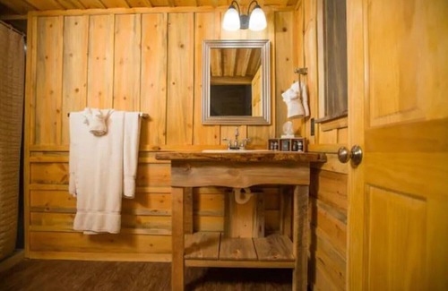 Zion National Park East Entrance Cabin | The Boundary Cabin 5