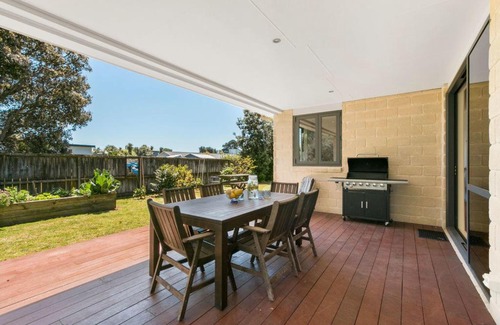 Bowentown House | The Bowentown Bach - Waihi Beach Holiday Home
