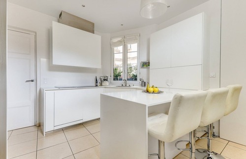 Puteaux Apartment | The Bridge - Elegant & Bright - Neuilly