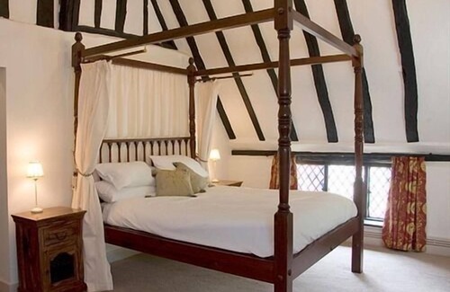 Welwyn Hotel | The Brocket Arms