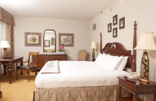 Downtown Louisville Hotel | The Brown Hotel