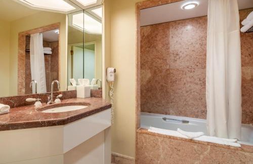 The Loop Hotel | The Buckingham Hotel