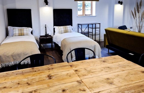 Ashby-de-la-Zouch Apartment | The Bull Pen - Studio Apartment