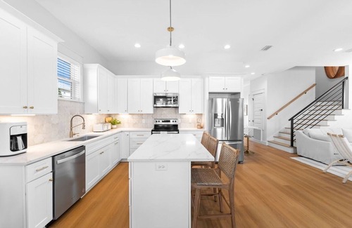 Emerald Waters Village House | The Bungalow-Golf Cart Included-Private Pool-Walk to Beach