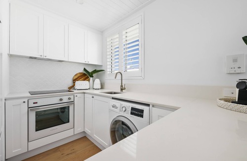 Bondi Beach Apartment | The Bungalows Queen 3