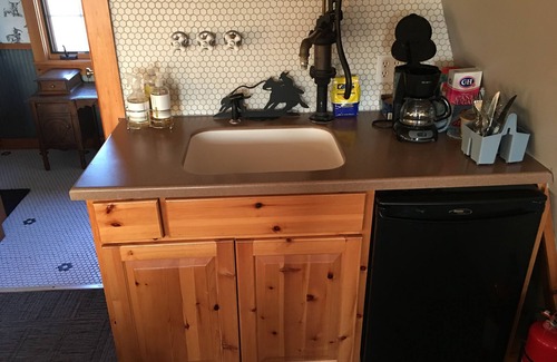 Republic County Cabin | The Bunkhouse - A Quiet Getaway