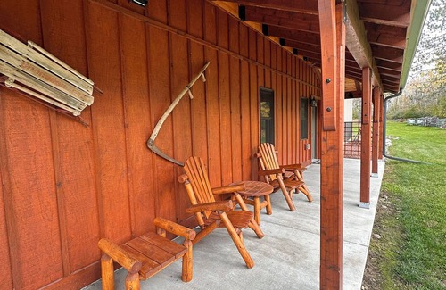 Ladysmith Apartment | The Bunkhouse, cozy studio in adorable Ladysmith. Escape to the Northwoods!