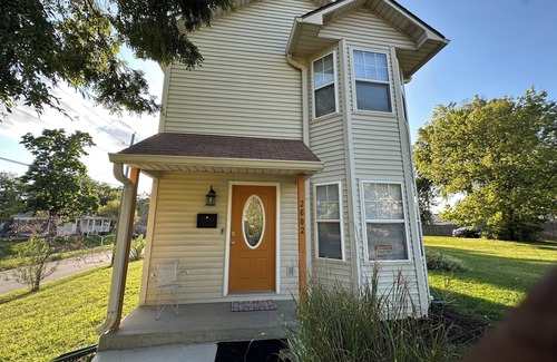 Indianapolis House | The Butler Villa House 3BR w/Free Parking